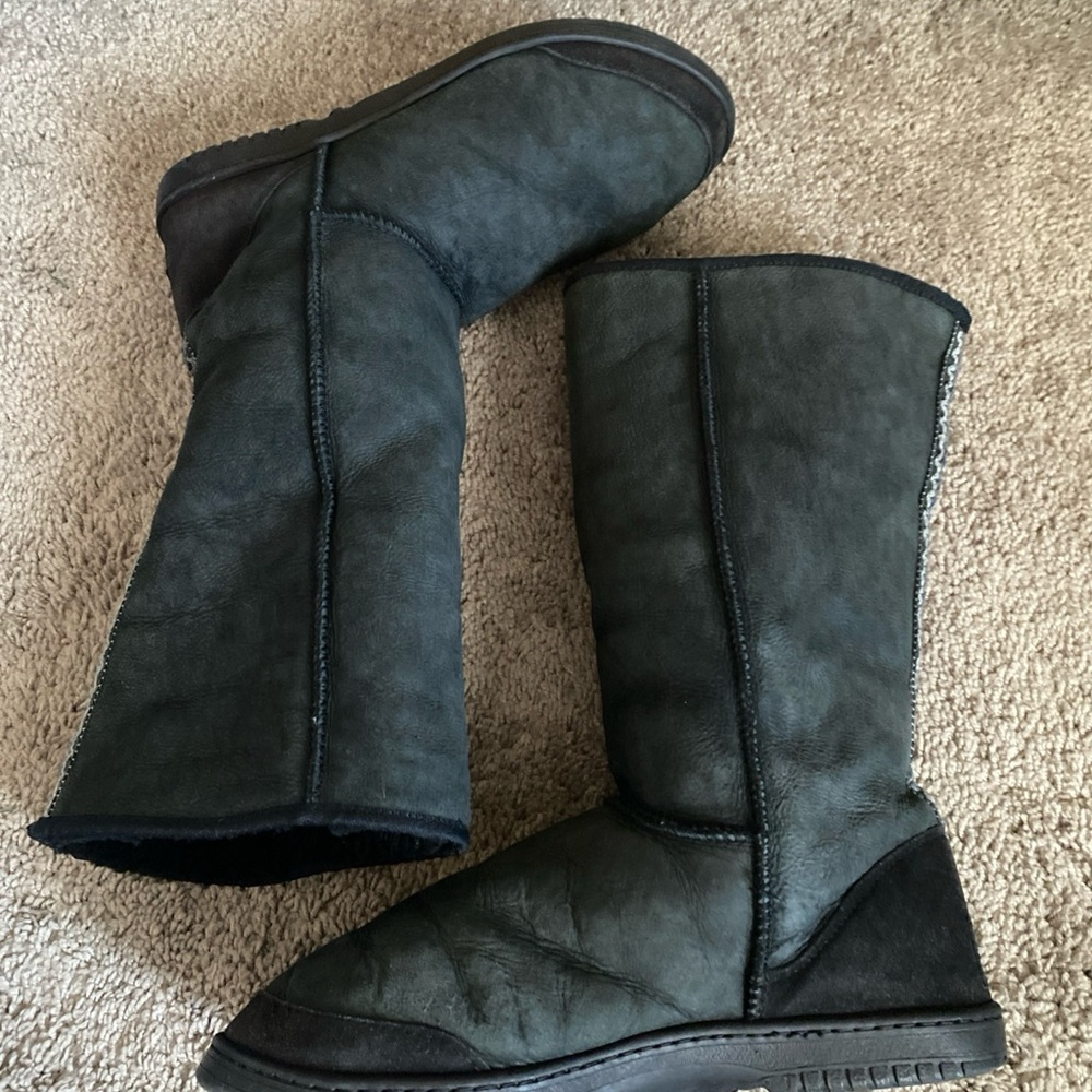 ♥️SOLD♥️Original UGG Australia black Suede Winter Boots - Picture 13 of 17